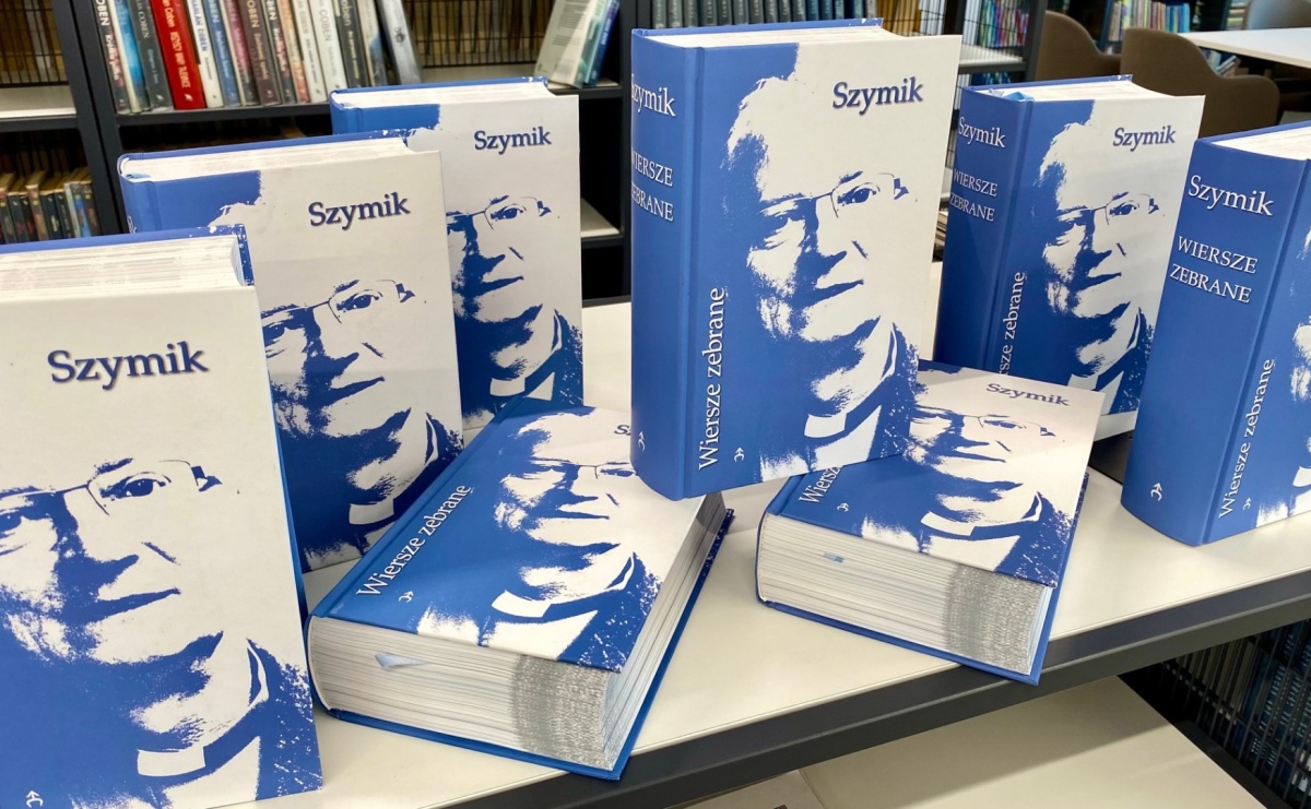 Wiersze zebrane w pszowskiej bibliotece - benefis księdza Jerzego Szymika - Serwis informacyjny z Raciborza - naszraciborz.pl