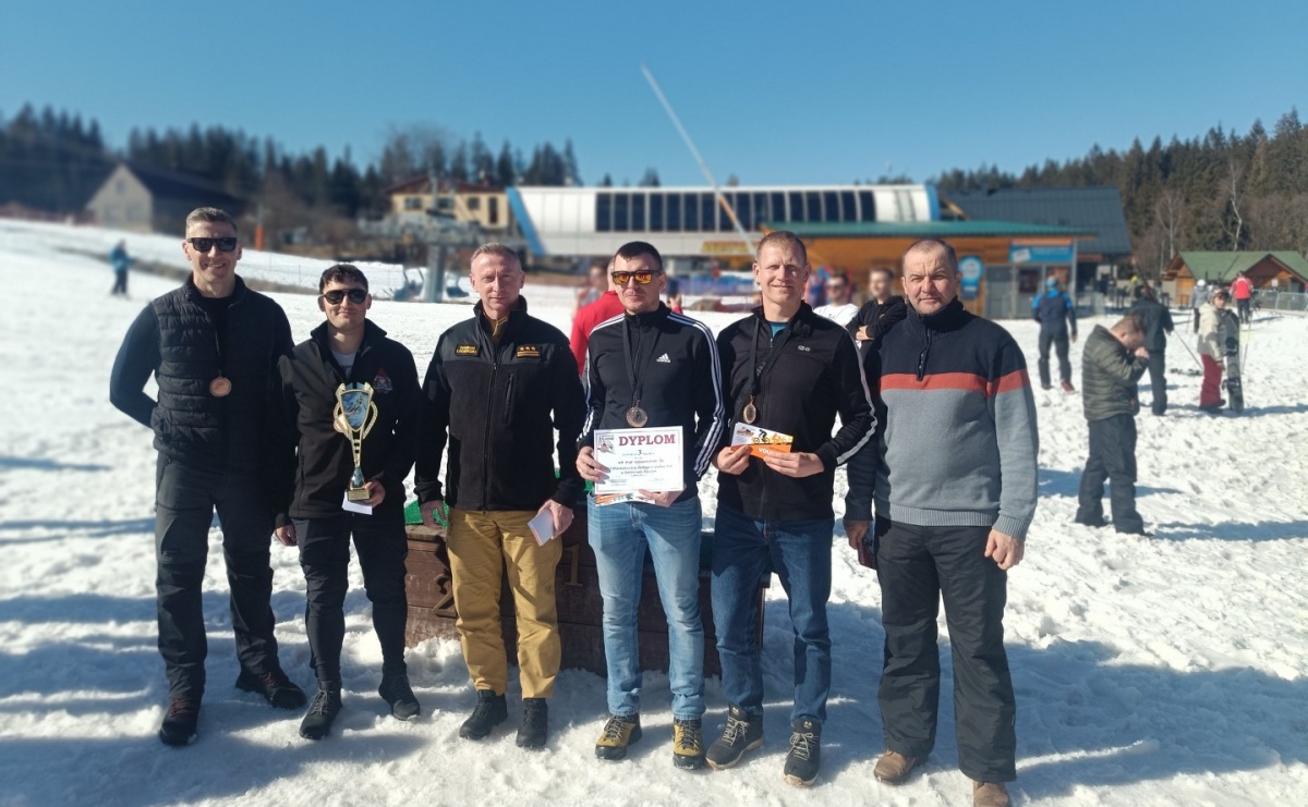 Strażacy z Wodzisławia Śląskiego na podium mistrzostw Śląska w narciarstwie alpejskim - Serwis informacyjny z Raciborza - naszraciborz.pl