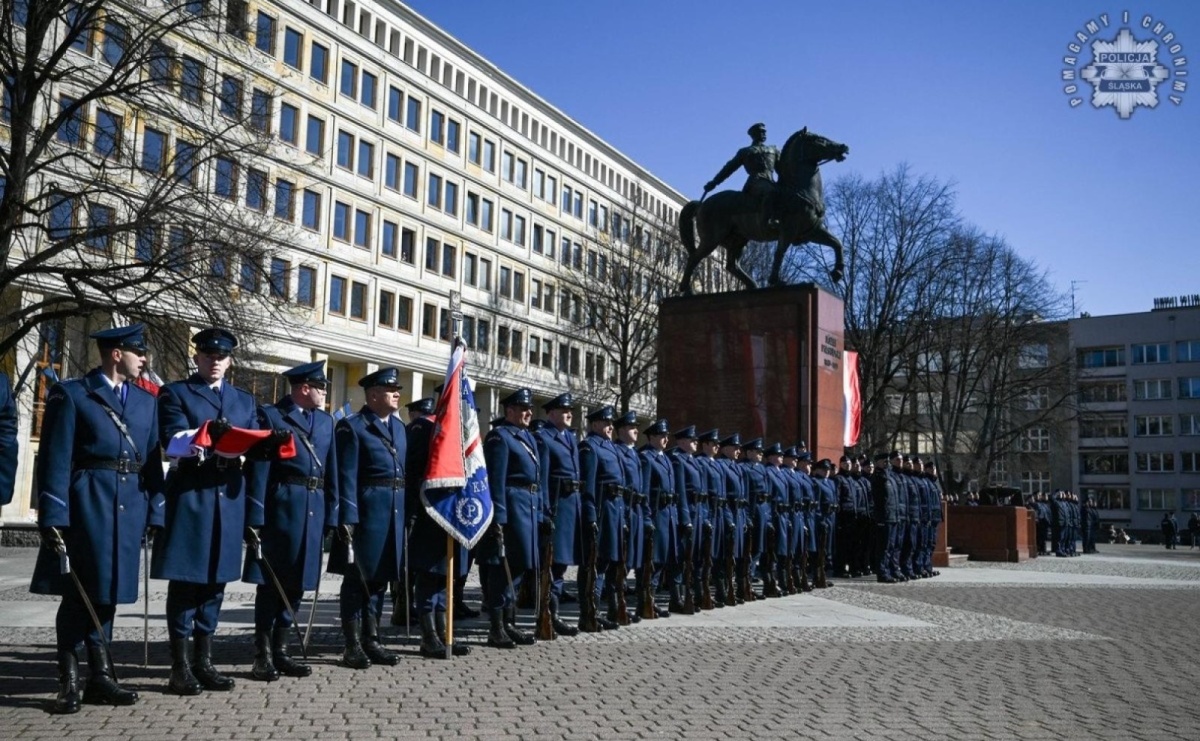 Nowi policjanci złożyli rotę ślubowania  - Serwis informacyjny z Raciborza - naszraciborz.pl