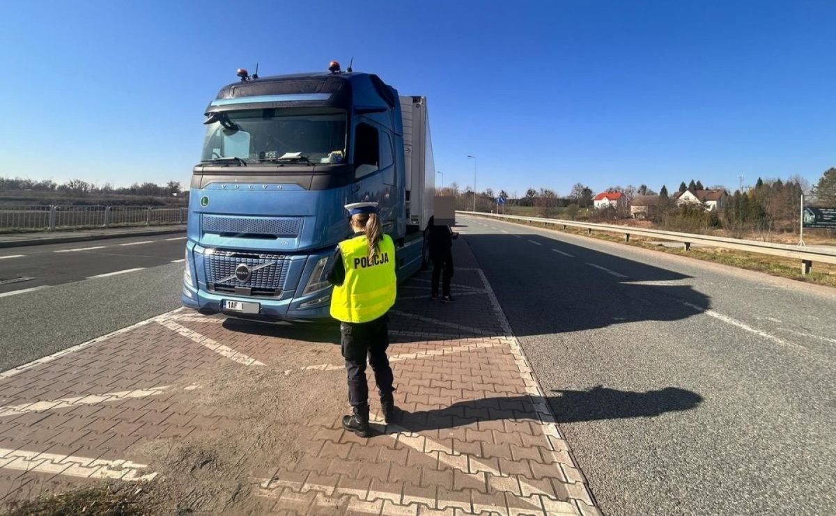 Wodzisławscy policjanci kontrolują granicę w związku z zagrożeniem pryszczycą - Serwis informacyjny z Raciborza - naszraciborz.pl