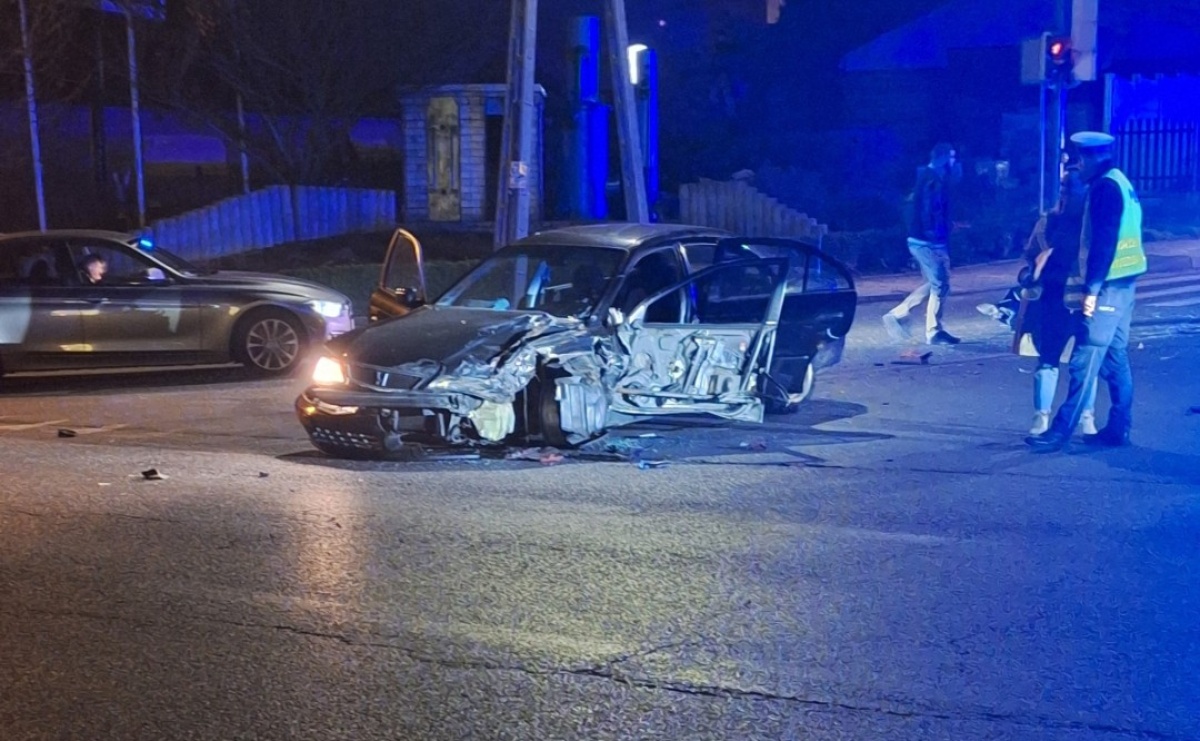 Policyjny pościg zakończony kolizją. Dramatyczne chwile na ulicach Rybnika i Radlina - Serwis informacyjny z Raciborza - naszraciborz.pl