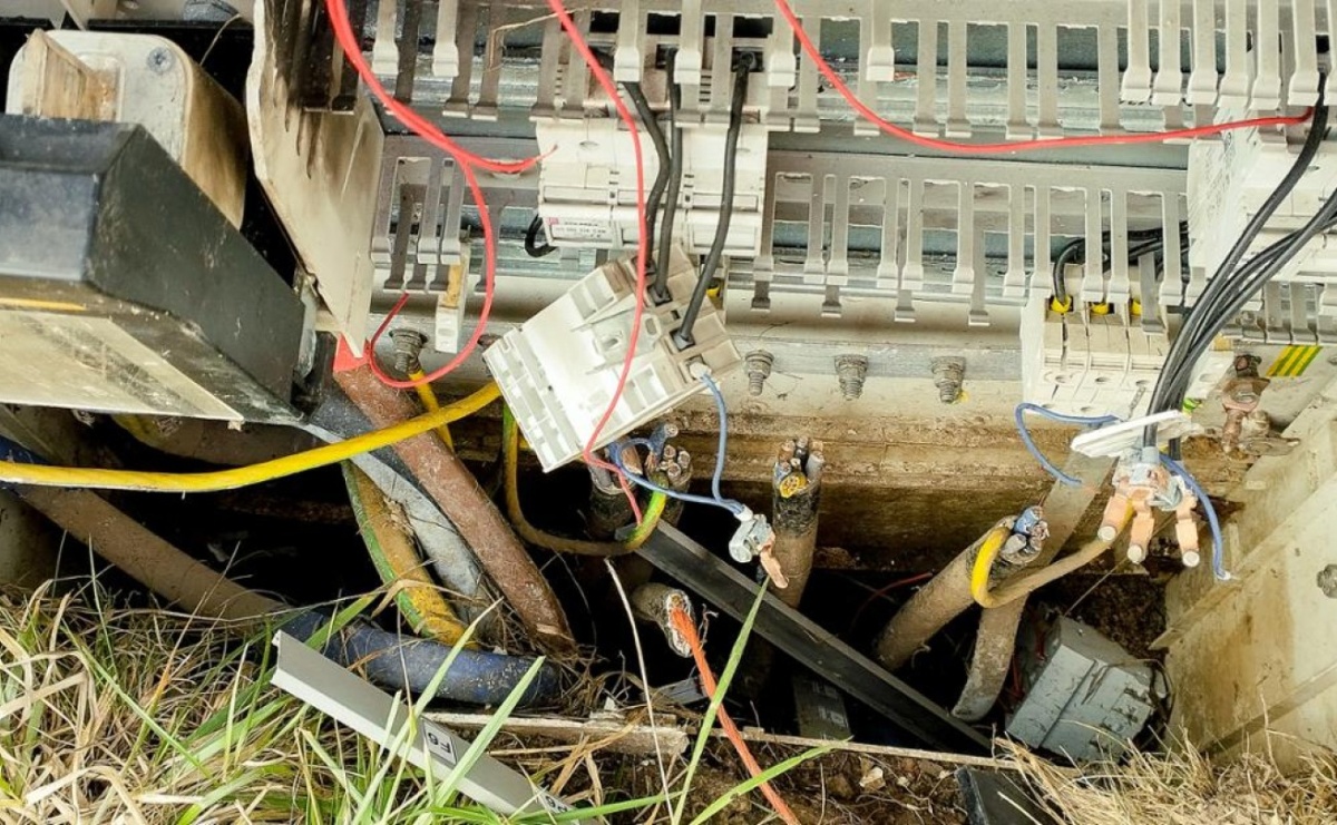 Kradzież infrastruktury oświetleniowej na autostradzie A1 – szukamy świadków - Serwis informacyjny z Raciborza - naszraciborz.pl