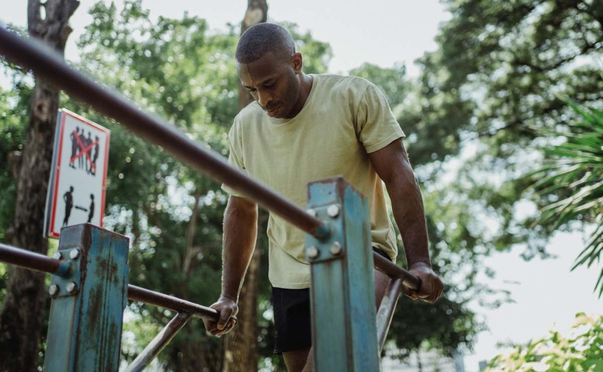 Poręcze do dipów – jakie wybrać i na co zwrócić uwagę przy zakupie? - Serwis informacyjny z Raciborza - naszraciborz.pl