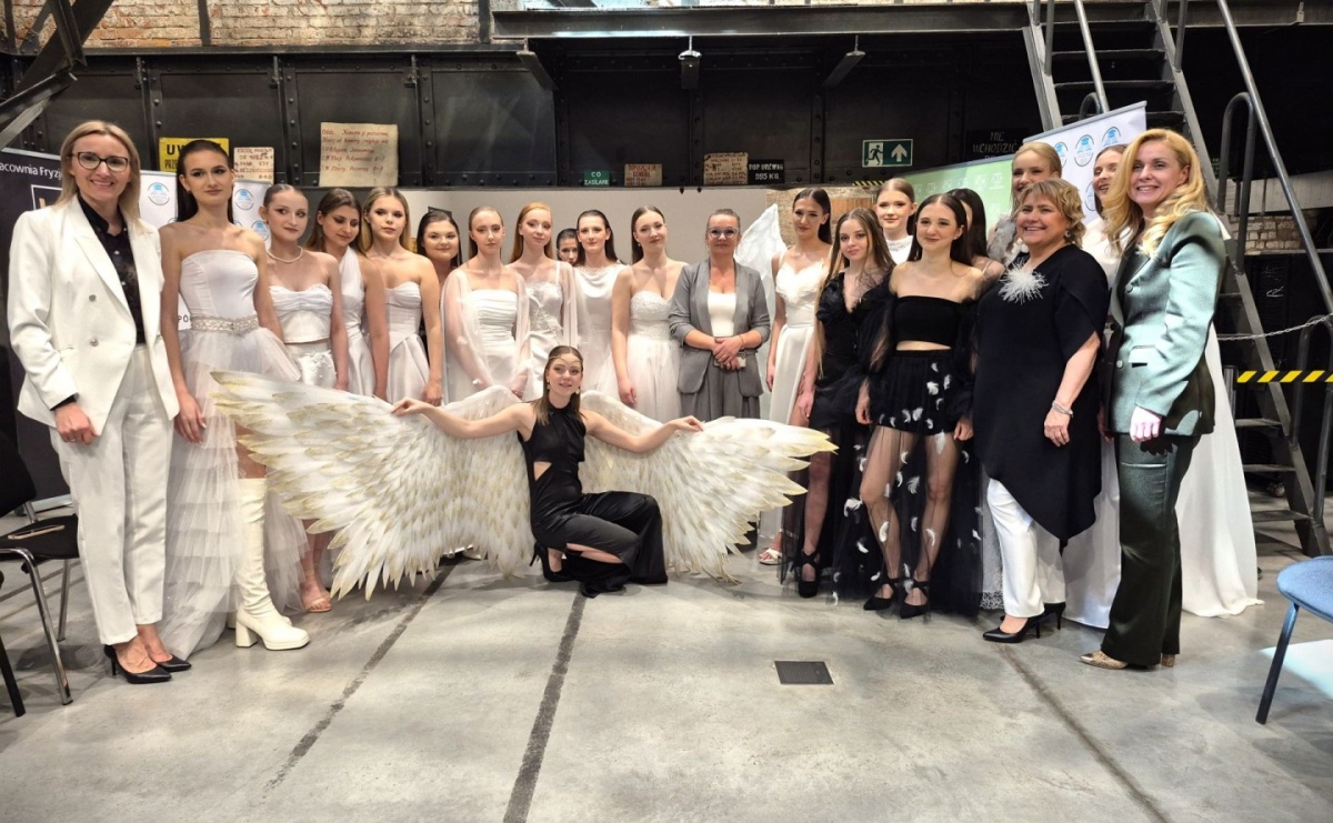 Anielski pokaz mody w Zabytkowej Kopalni Ignacy - Serwis informacyjny z Raciborza - naszraciborz.pl