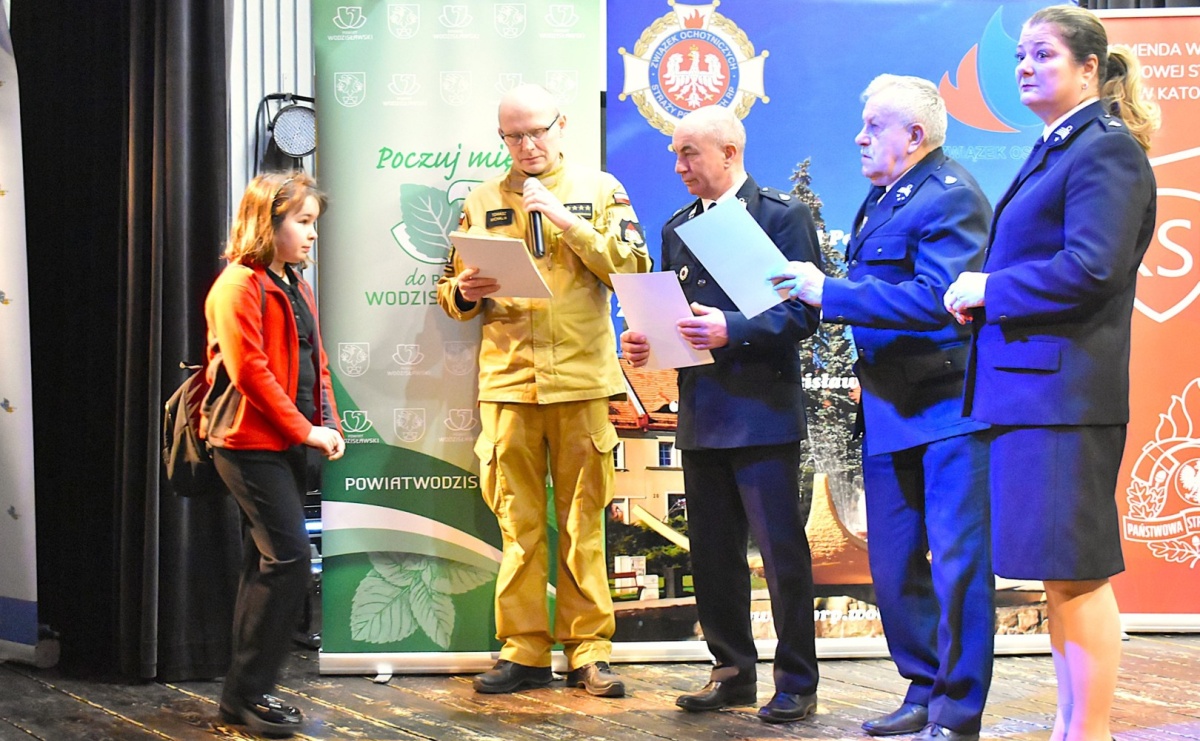 Uczennice z Gołkowic, Łazisk i Skrbeńska laureatkami Turnieju Wiedzy Pożarniczej - Serwis informacyjny z Raciborza - naszraciborz.pl