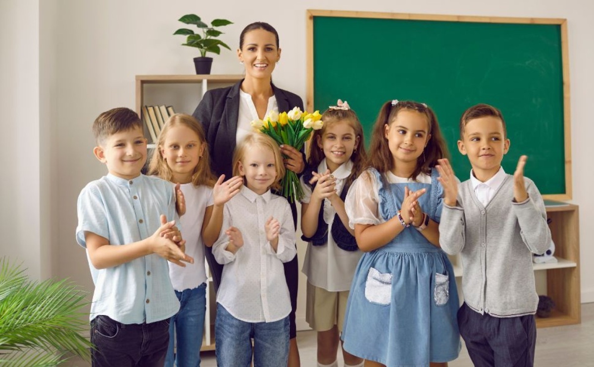 Prezent na koniec roku szkolnego – co podarować nauczycielowi? - Serwis informacyjny z Raciborza - naszraciborz.pl