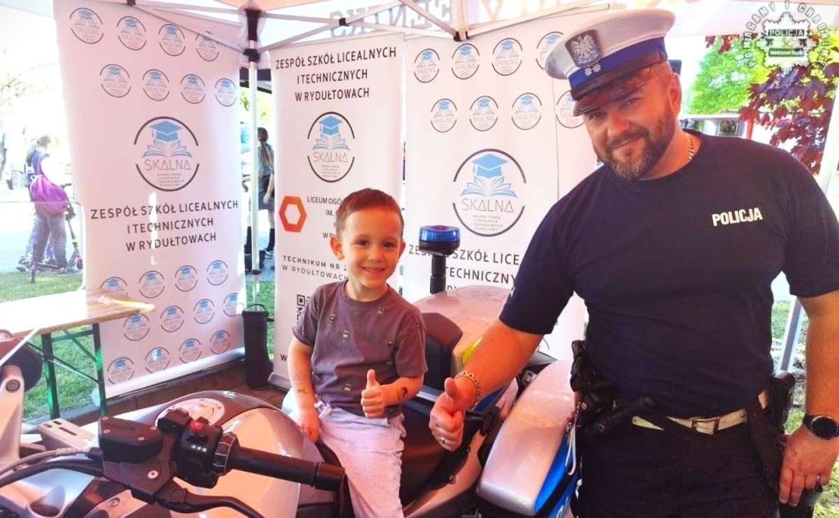 Mundurowy Piknik Rodzinny w Rydułtowach z udziałem wodzisławskich policjantów - Serwis informacyjny z Raciborza - naszraciborz.pl