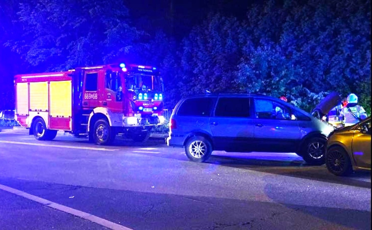 Czołówka na skrzyżowaniu Raciborskiej i Bogumińskiej w Gorzycach - Serwis informacyjny z Raciborza - naszraciborz.pl