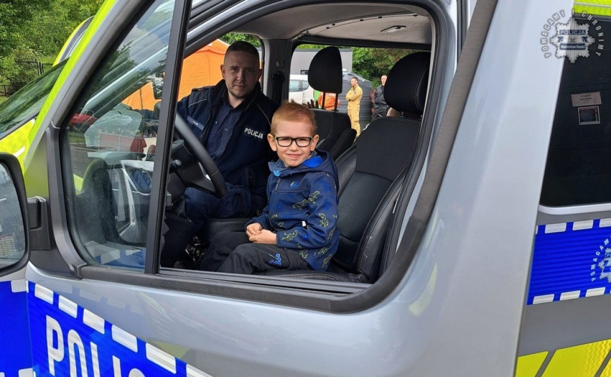 Dni otwartych strażnic z udziałem wodzisławskich policjantów - Serwis informacyjny z Raciborza - naszraciborz.pl