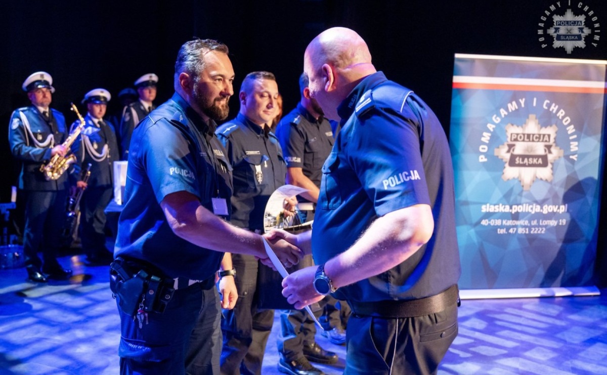 Najlepszy kierowca wśród śląskich policjantów. Aspirant Piotr Kaniuka z Wodzisławia Śląskiego zwycięzcą konkurencji jazdy sprawnościowej - Serwis informacyjny z Raciborza - naszraciborz.pl