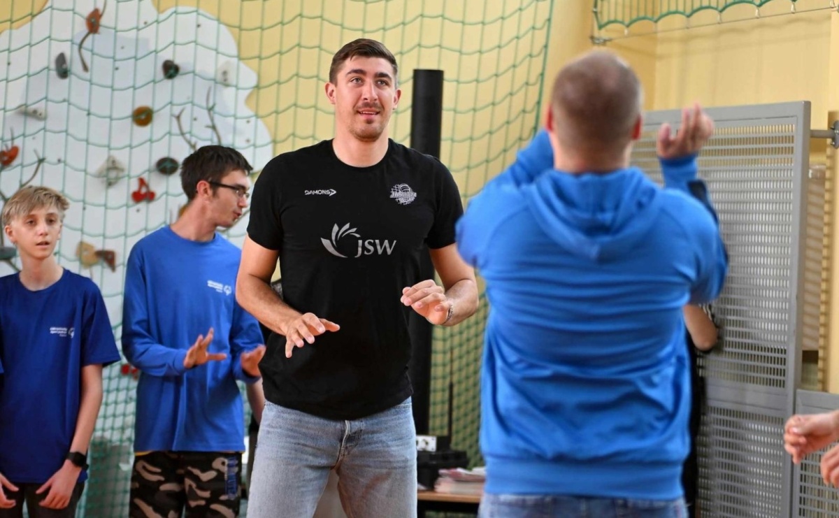 Siatkarski wicemistrz olimpijski z wizytą w ZPSWR w Wodzisławiu Ślaskim [FOTO] - Serwis informacyjny z Raciborza - naszraciborz.pl