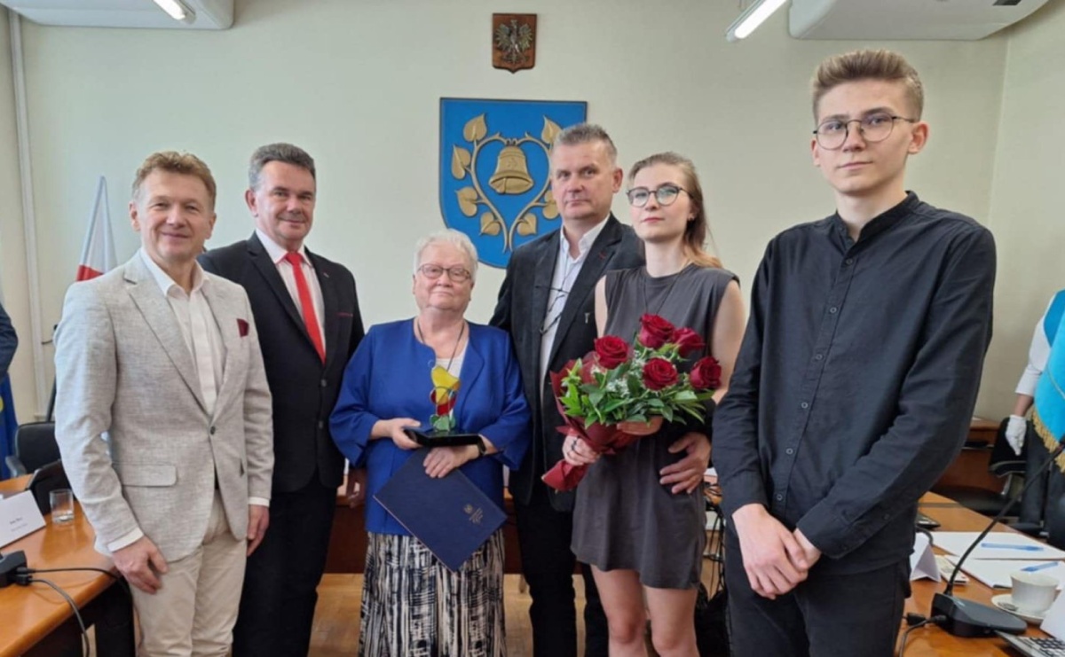 Sesja Rady Gminy Mszana. Absolutorium dla wójta, tytuł dla Wandy Sitek - Serwis informacyjny z Raciborza - naszraciborz.pl