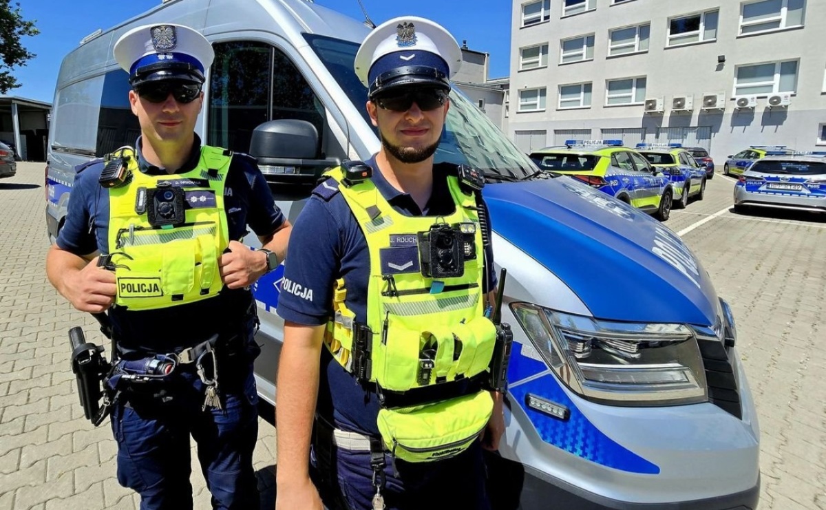 Szybka reakcja policjantów uratowała życie mieszkance powiatu wodzisławskiego - Serwis informacyjny z Raciborza - naszraciborz.pl