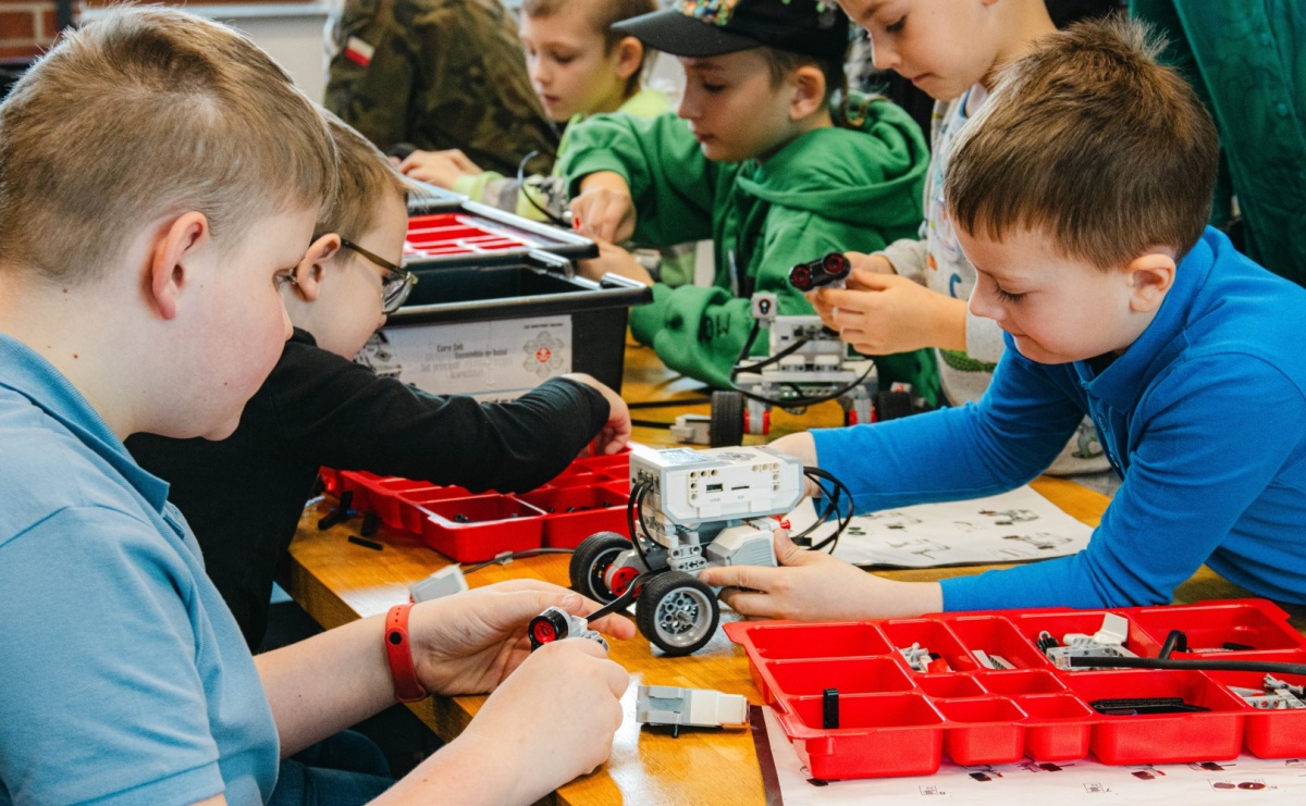 Robotyka, programowanie, VR i nowe technologie dla dzieci i młodzieży w WCK - Serwis informacyjny z Raciborza - naszraciborz.pl