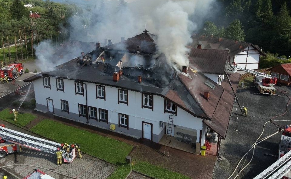 Strażacy z Rydułtów i Rybnika walczyli z pożarem w Wiśle - Serwis informacyjny z Raciborza - naszraciborz.pl