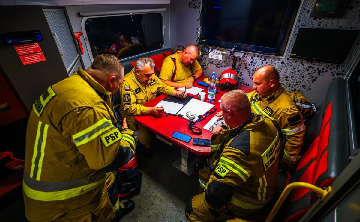 Silny deszcz z burzami nad województwem śląskim. IMGW ostrzega: lokalnie nawet 140 mm opadu w ciągu doby - Serwis informacyjny z Wodzisławia Śląskiego - naszwodzislaw.com