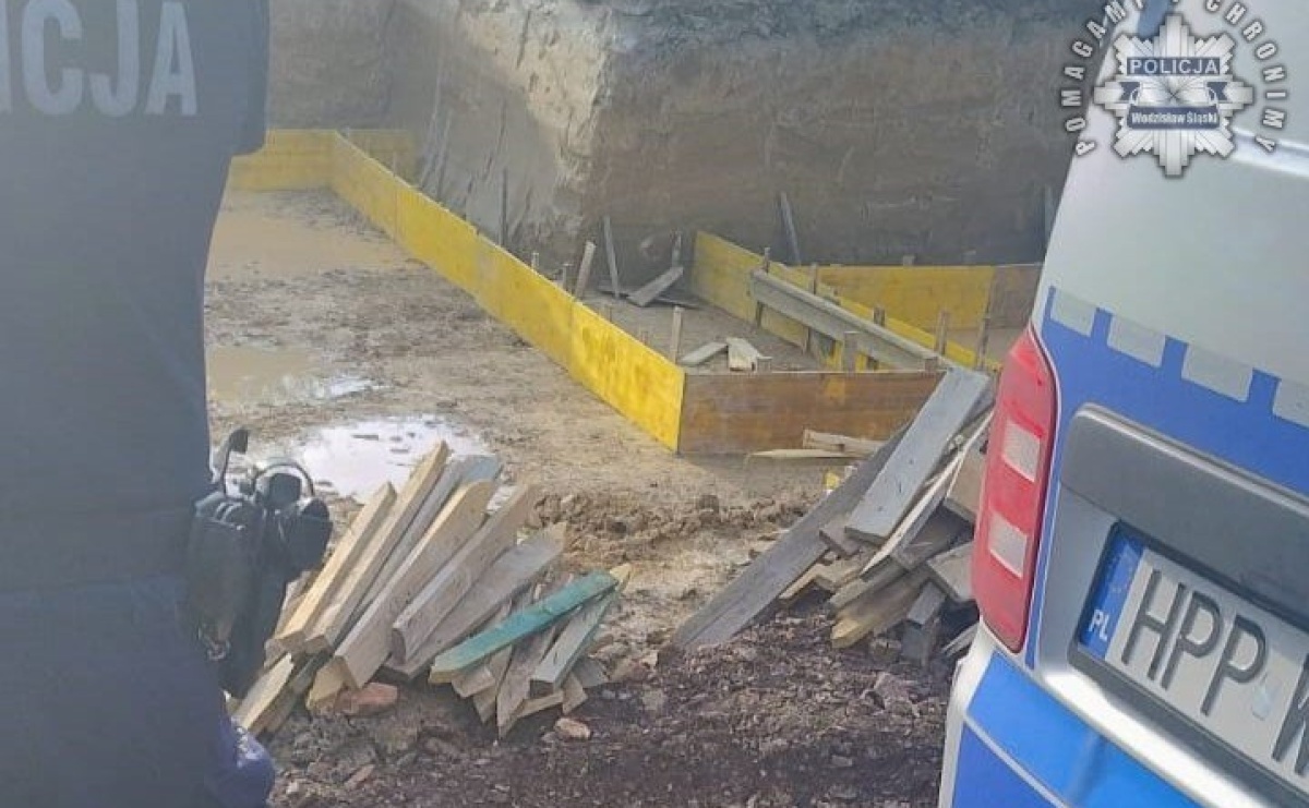 Bomba lotnicza, granat oraz prawdopodobnie ludzkie szczątki ujawnione podczas prac budowlanych - Serwis informacyjny z Raciborza - naszraciborz.pl