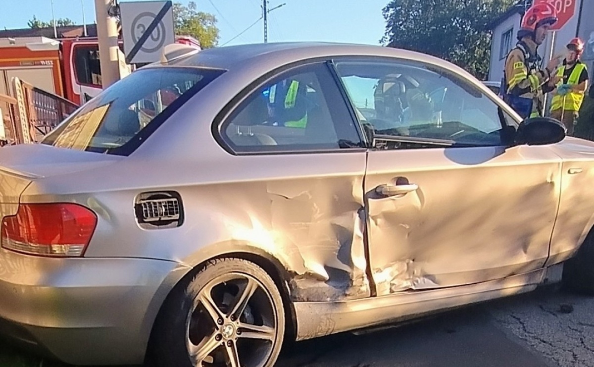 Poranne zderzenie w Radlinie. Policja apeluje o ostrożność na drogach - Serwis informacyjny z Raciborza - naszraciborz.pl