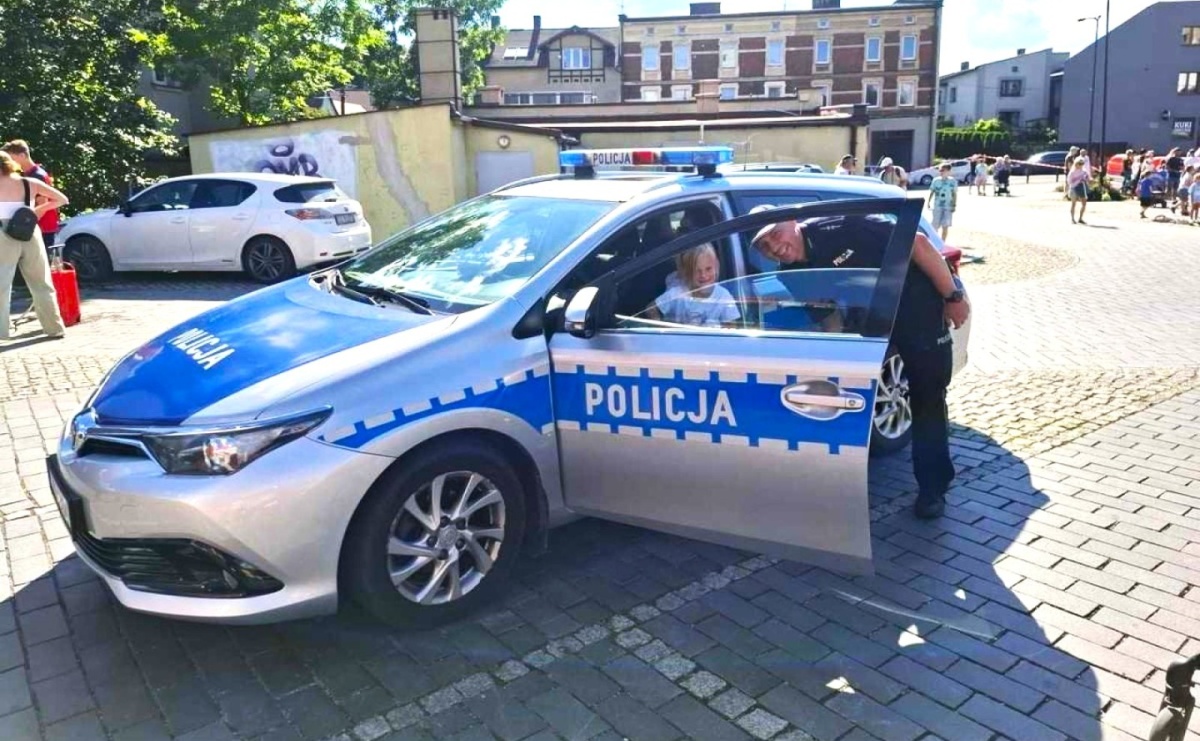 Bezpieczne wakacje ze strażakami i policjantami. Festyn w Pszowie za nami - Serwis informacyjny z Raciborza - naszraciborz.pl
