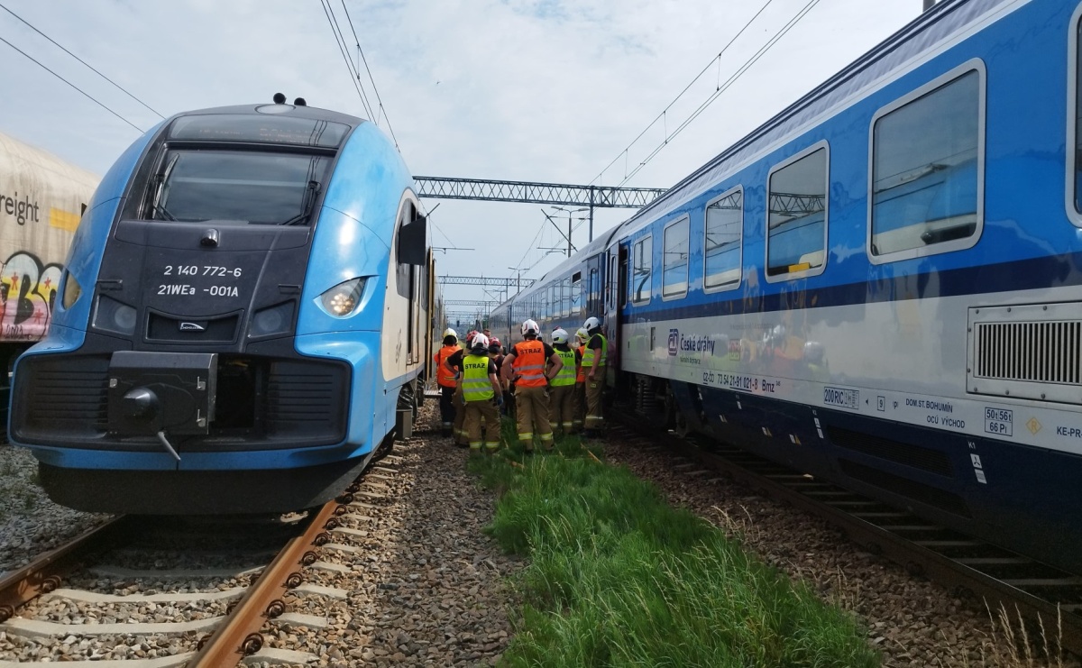 Awaria pociągu osobowego na trasie Olza-Bohumin. Szybka interwencja strażaków - Serwis informacyjny z Raciborza - naszraciborz.pl