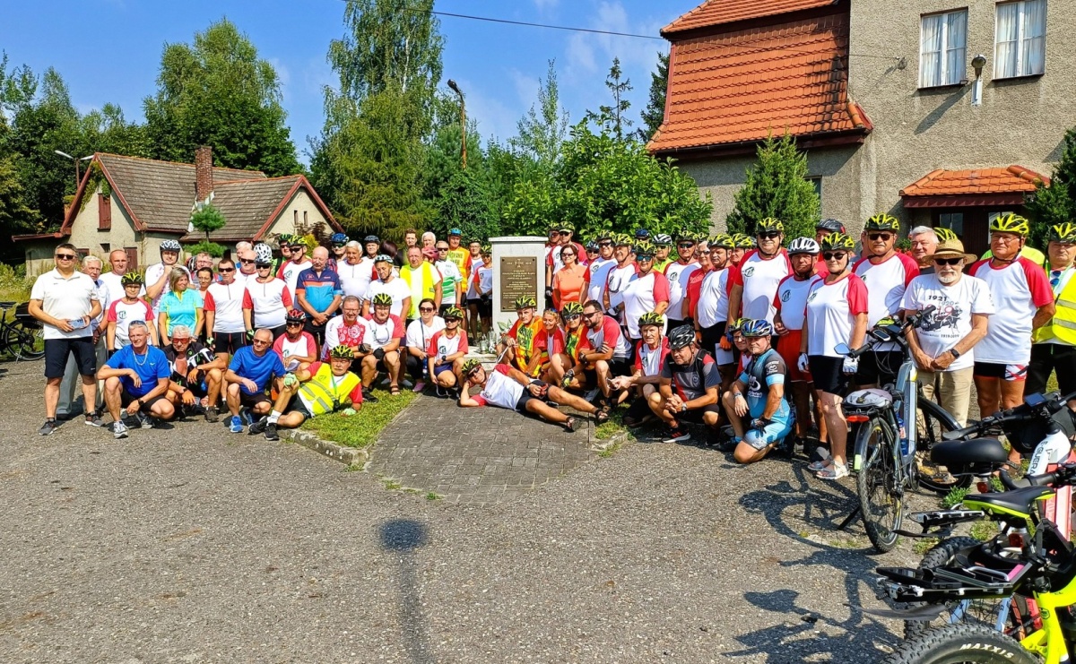 Kolarze oddali hołd powstańcom - Serwis informacyjny z Raciborza - naszraciborz.pl