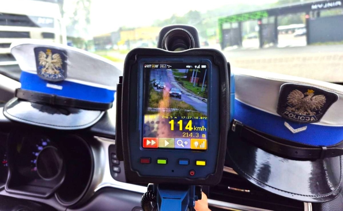 Kierowca opla zdecydowanie przesadził. 114 km/h przez Połomię - Serwis informacyjny z Raciborza - naszraciborz.pl