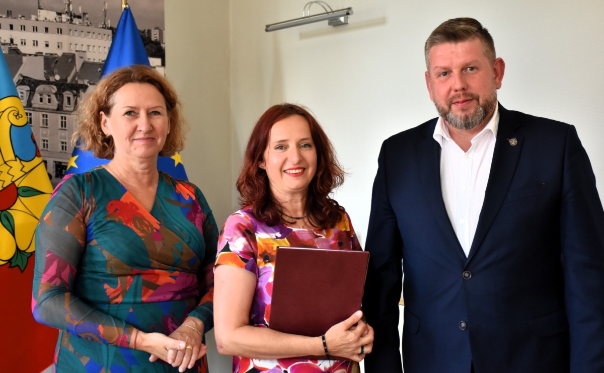 Izabela Karwot odebrała powierzenie obowiązków dyrektora OPP - Serwis informacyjny z Raciborza - naszraciborz.pl