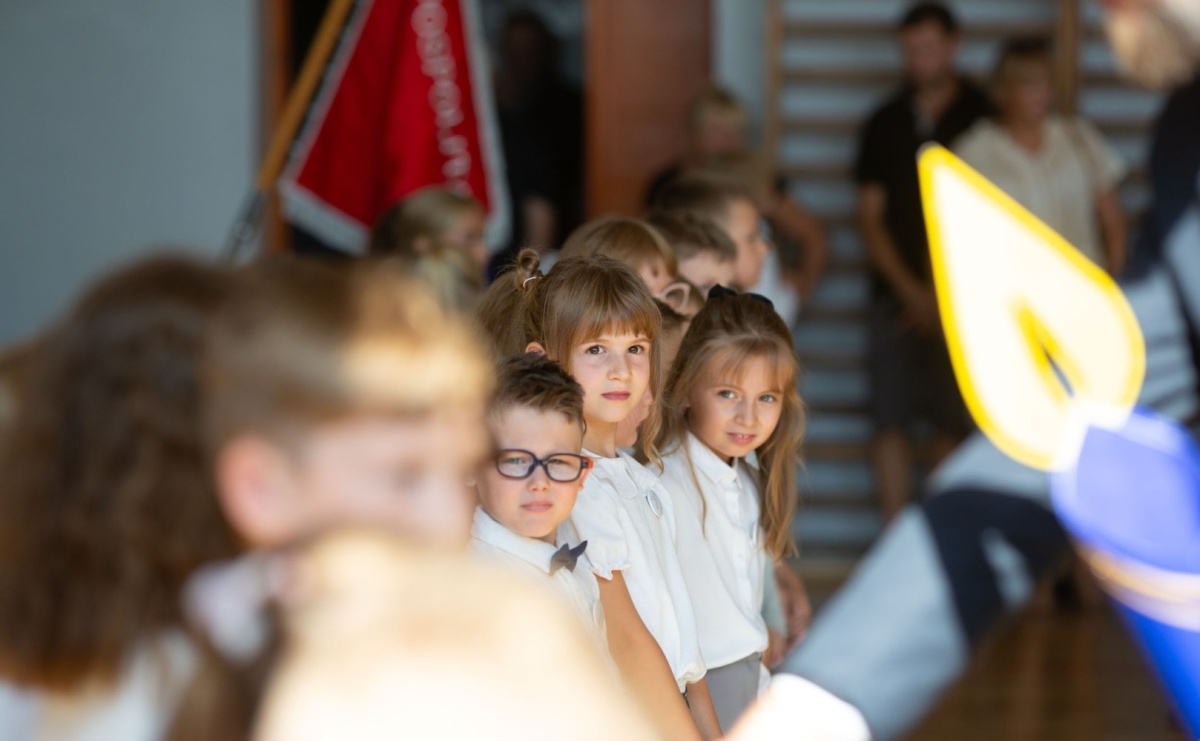 Radlin: Pasowanie dla uczniów, awanse dla nauczycieli [FOTO] - Serwis informacyjny z Raciborza - naszraciborz.pl
