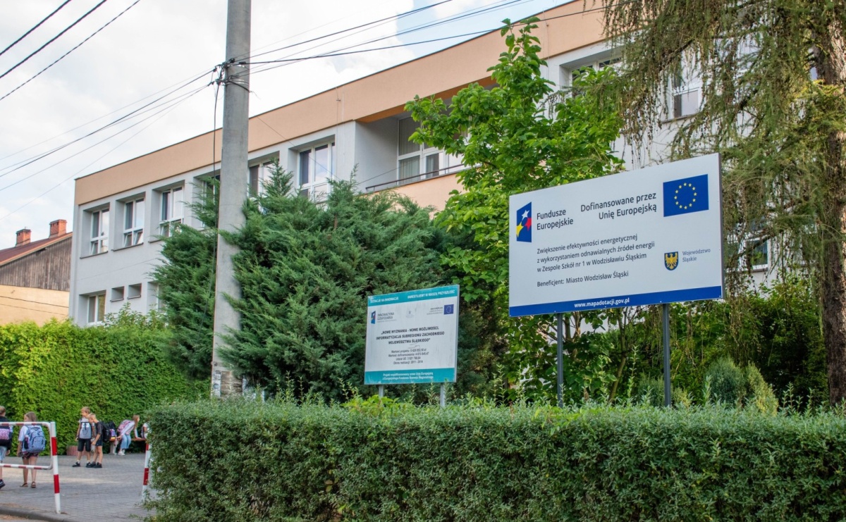 Termomodernizacja ZS 1. Plac budowy przekazany - Serwis informacyjny z Raciborza - naszraciborz.pl