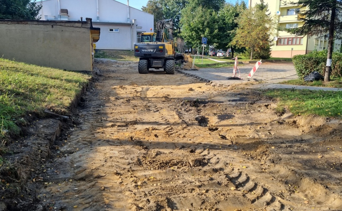 Trwają prace przy przebudowie drogi na osiedlu 1 Maja - Serwis informacyjny z Raciborza - naszraciborz.pl