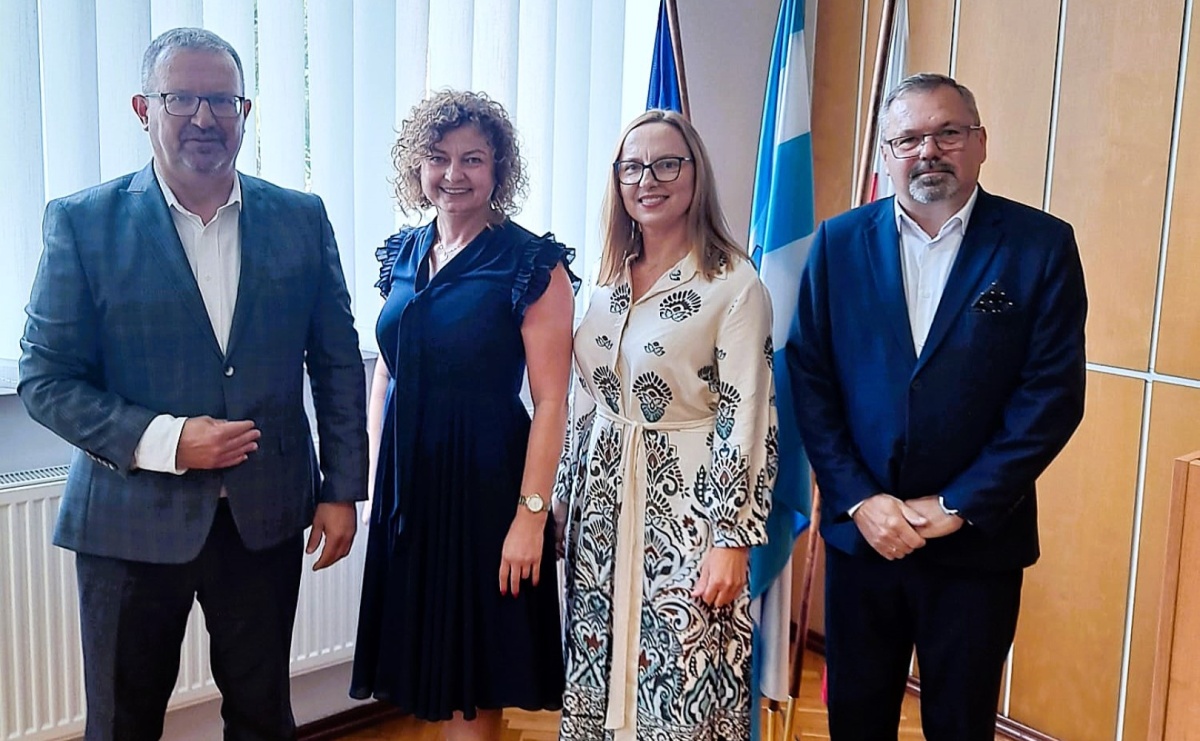 Zmiana dyrektora w Szkole Podstawowej w Krostoszowicach - Serwis informacyjny z Raciborza - naszraciborz.pl