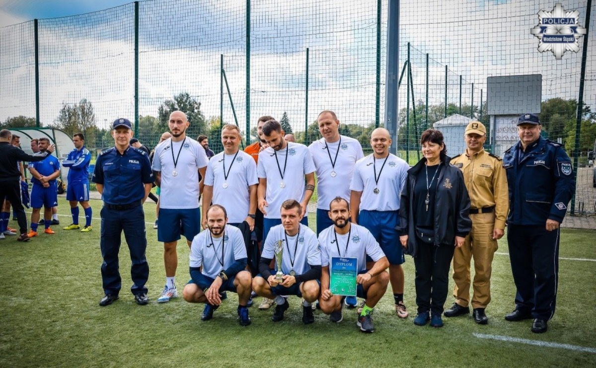 Turniej Gramy dla Psiaków z udziałem mundurowych z Wodzisławia Śląskiego - Serwis informacyjny z Raciborza - naszraciborz.pl