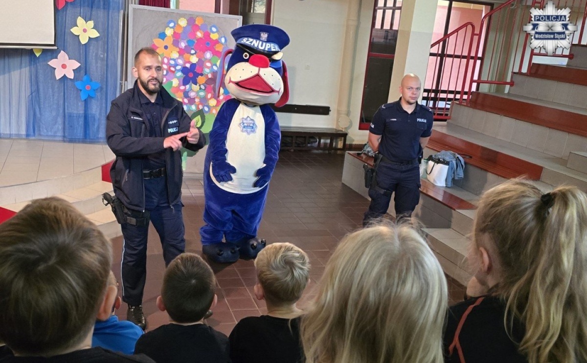 Aby droga do szkoły była bezpieczna. Spotkanie profilaktyczne w SP 28 - Serwis informacyjny z Raciborza - naszraciborz.pl