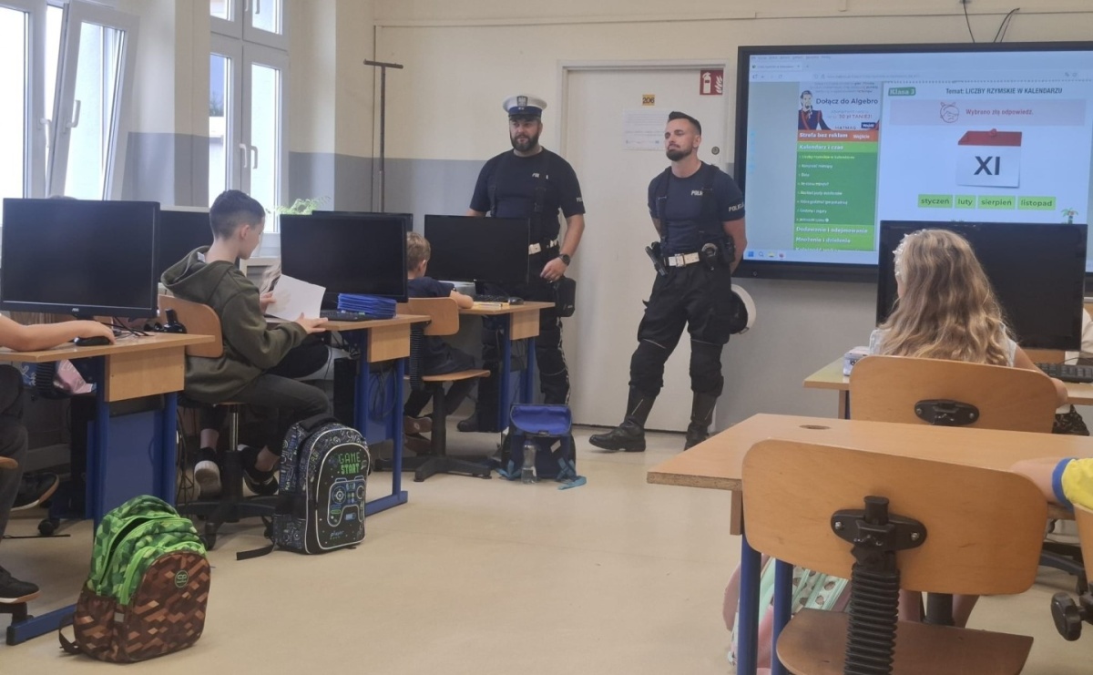 Bezpieczna droga do szkoły. Policjanci uczą najmłodszych o bezpieczeństwie - Serwis informacyjny z Raciborza - naszraciborz.pl