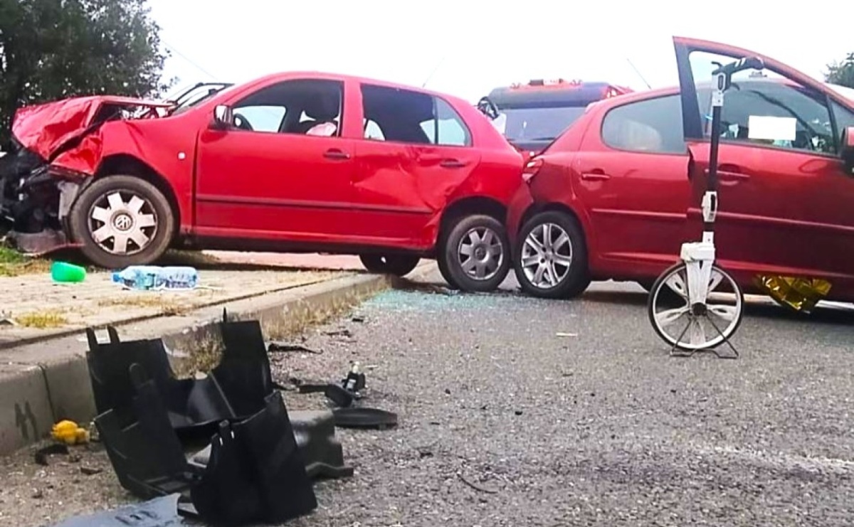 Poważny wypadek w Łaziskach. Pięć osób, w tym troje dzieci, w szpitalu! - Serwis informacyjny z Raciborza - naszraciborz.pl