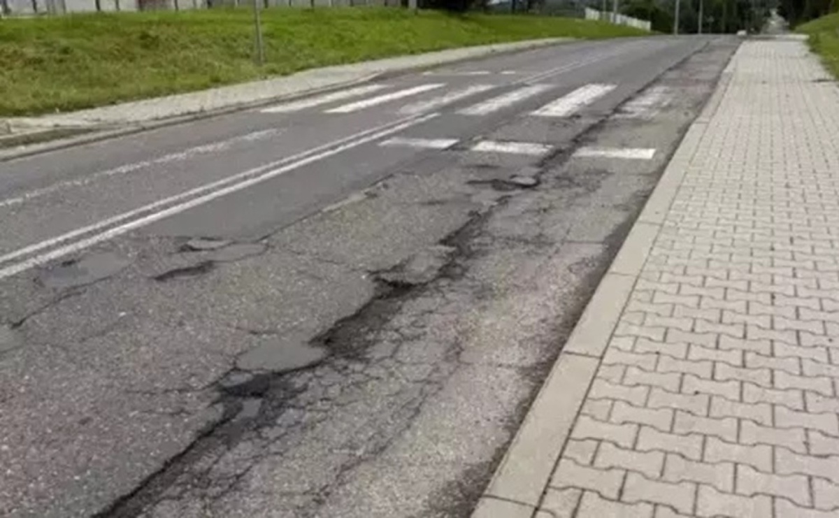 Rozpoczął się remont dużego odcinka ul. Wolności w Połomi - Serwis informacyjny z Raciborza - naszraciborz.pl