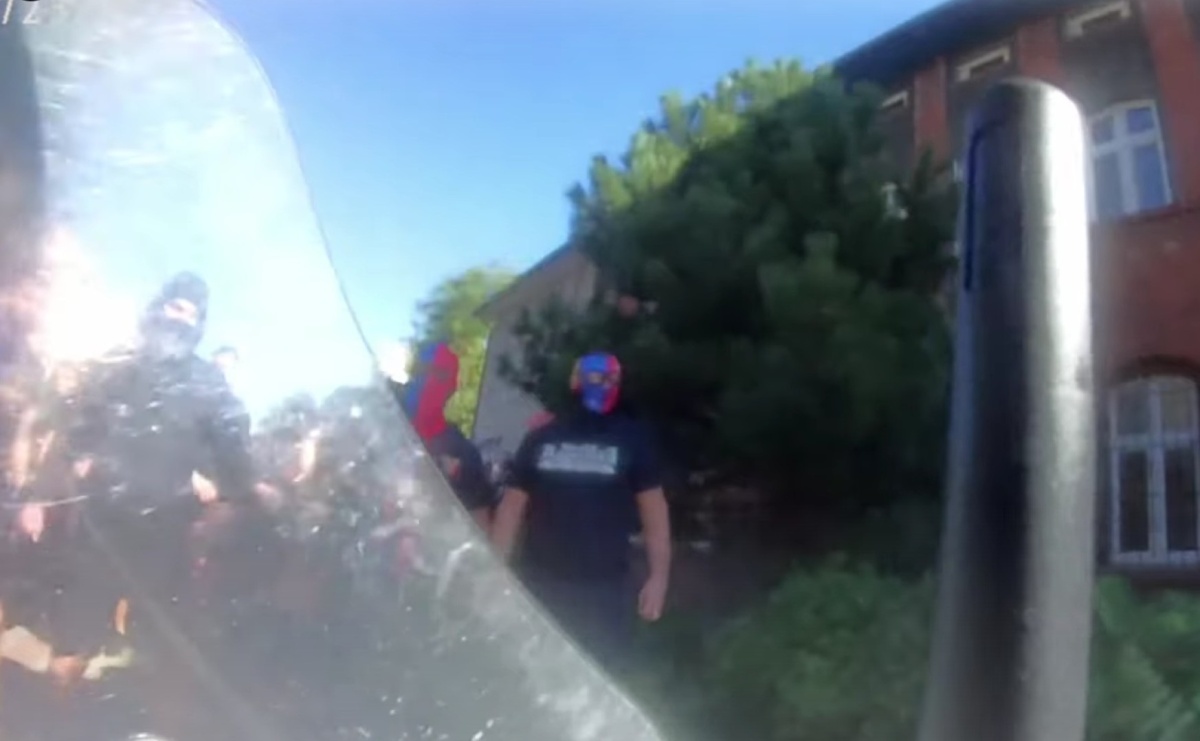 Ustawka przed meczem B klasy? Policja udaremniła starcie kibiców GKS i Odry Wodzisław [WIDEO] - Serwis informacyjny z Raciborza - naszraciborz.pl