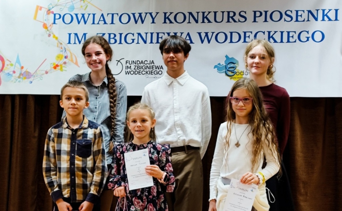 I Powiatowy Konkurs Piosenki im. Zbigniewa Wodeckiego w Skrzyszowie - Serwis informacyjny z Raciborza - naszraciborz.pl