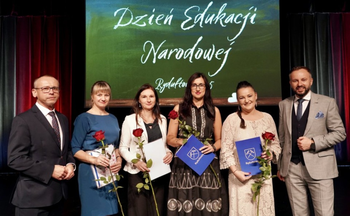 Oświatowe święto w Rydułtowach [FOTO] - Serwis informacyjny z Raciborza - naszraciborz.pl