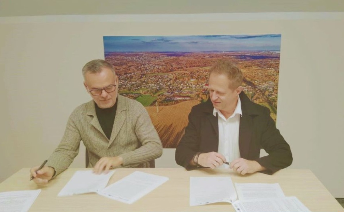 Podpisano umowę na termomodernizację szkoły w Skrzyszowie - Serwis informacyjny z Raciborza - naszraciborz.pl