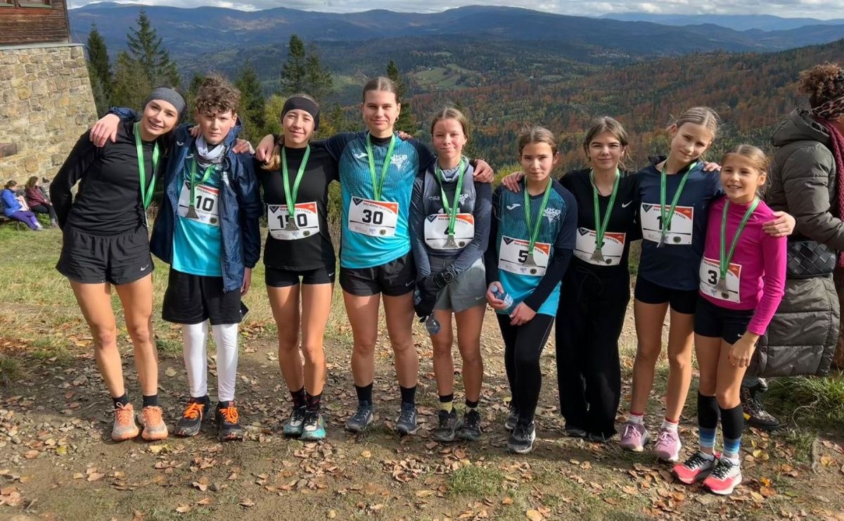 Trzy medale dla UKS Diament Godów podczas Mistrzostw Śląska w Biegach Górskich - Serwis informacyjny z Raciborza - naszraciborz.pl