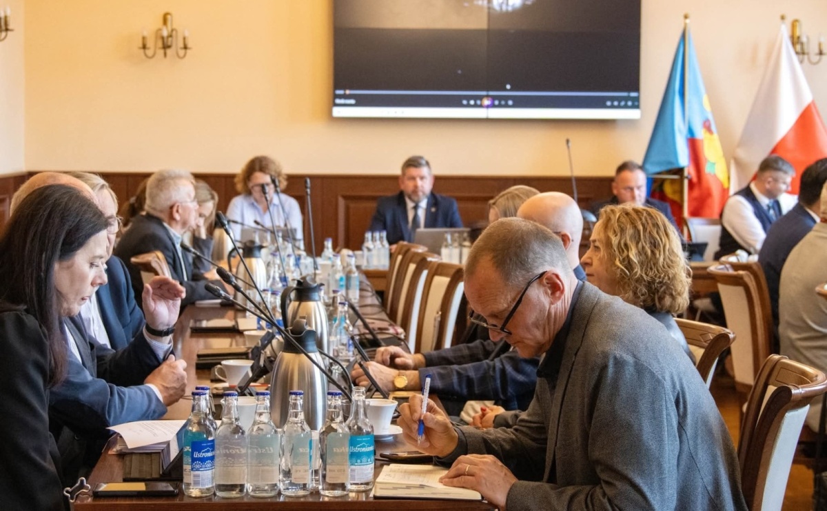 Sesja w Wodzisławiu Śląskim. Ważne decyzje podjęte, prezydent zarobi więcej - Serwis informacyjny z Raciborza - naszraciborz.pl