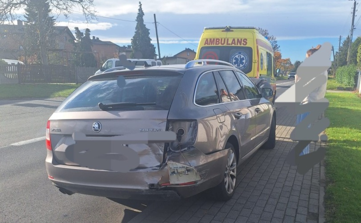 Rydułtowy: Zderzenie trzech pojazdów na Traugutta - Serwis informacyjny z Wodzisławia - naszwodzislaw.com