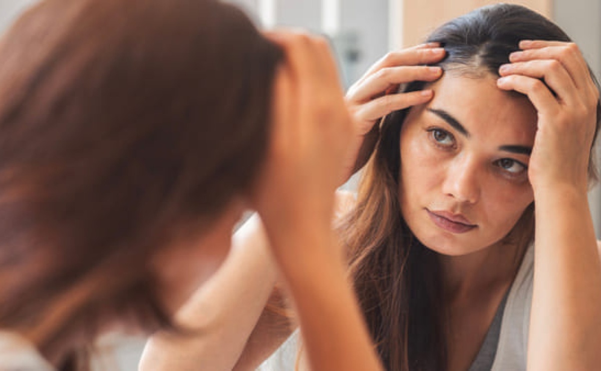 Czy stres naprawdę powoduje łysienie? Mechanizmy, fakty i nowoczesne metody leczenia - Serwis informacyjny z Wodzisławia - naszwodzislaw.com