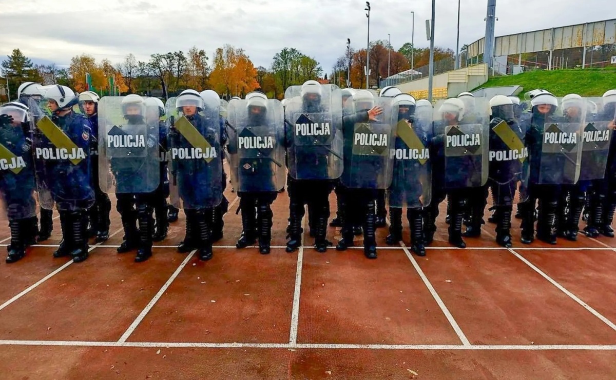 Policjanci z Raciborza, Wodzisławia i Rybnika szkolili się na stadionie w Rybniku - Serwis informacyjny z Wodzisławia - naszwodzislaw.com