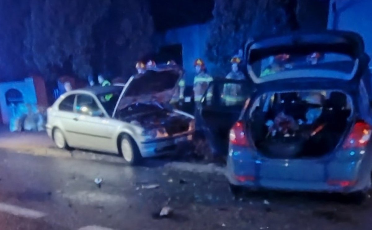 Rydułtowy: Nocna kolizja na skrzyżowaniu Traugutta i Strzody - Serwis informacyjny z Raciborza - naszraciborz.pl