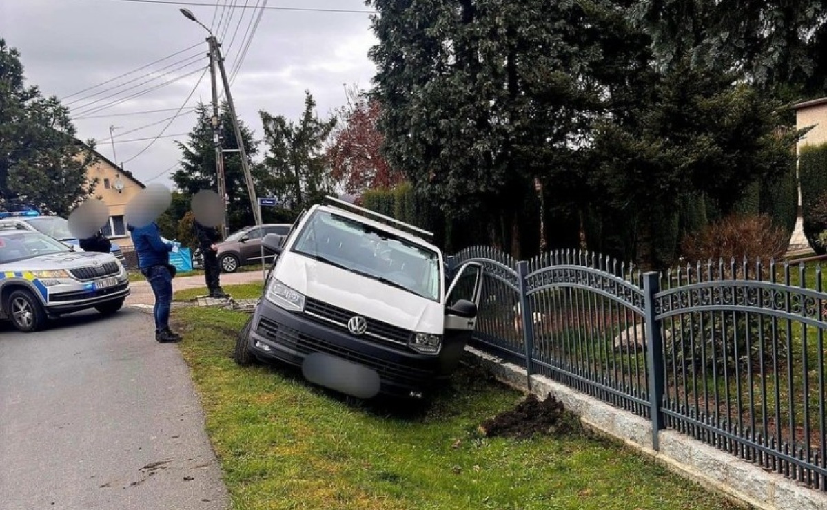 Dwaj Czesi pod wpływem narkotyków uciekali kradzionym busem [KOMUNIKAT POLICJI] - Serwis informacyjny z Raciborza - naszraciborz.pl