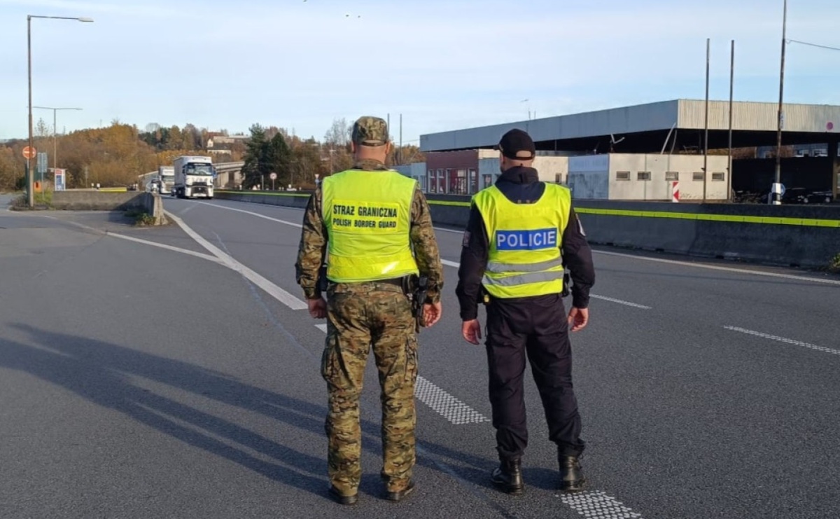 Wspólne polsko-czeskie patrole na terenie Czech - Serwis informacyjny z Raciborza - naszraciborz.pl