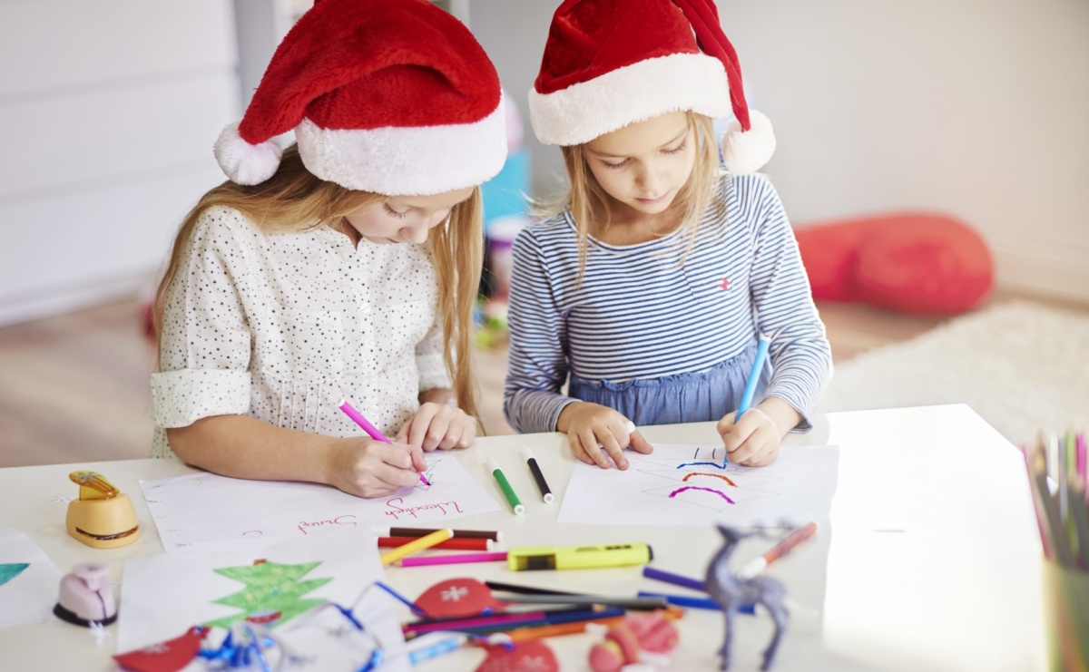 Pomocnicy Świętego Mikołaja. Zimowy konkurs plastyczny w WCK - Serwis informacyjny z Raciborza - naszraciborz.pl