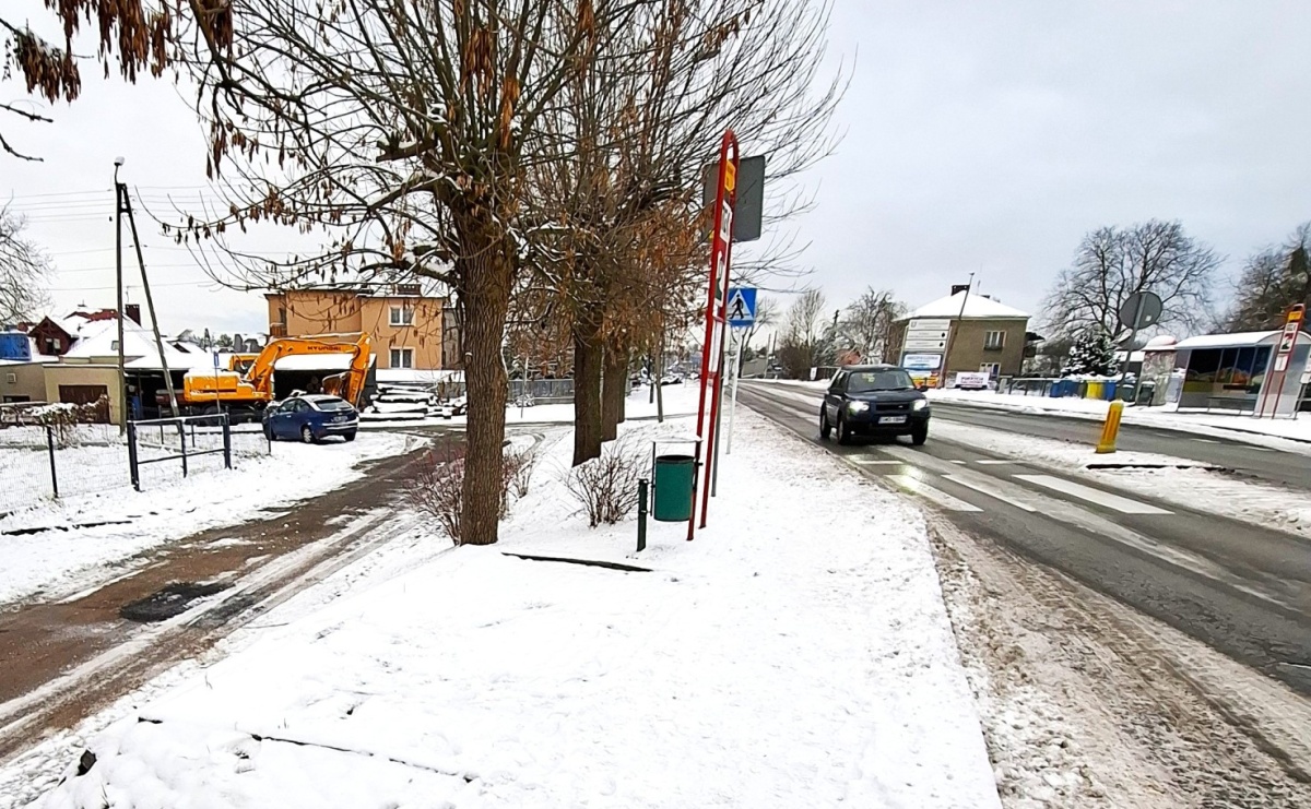 Zniknęła wiata na Pszowskiej. Dlaczego przystanek w stronę centrum został bez osłony? - Serwis informacyjny z Raciborza - naszraciborz.pl